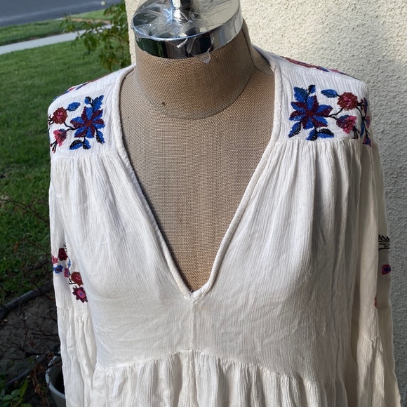 Free Prople Te Almo flowy bell sleeved tunic/dress w/ great embroidered flowers - Picture 3 of 15